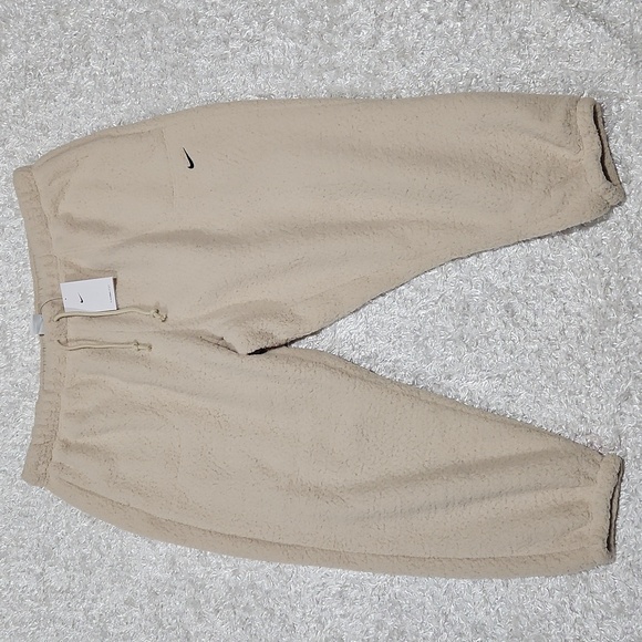 NWT Nike Sherpa Fuzzy Warm Jogger Pants - Picture 2 of 11